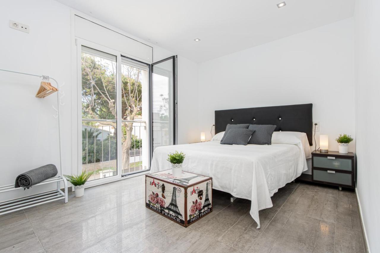 Goldhome - New House With Private Heated Pool, Parking, Wifi, Games Room Empuriabrava Extérieur photo