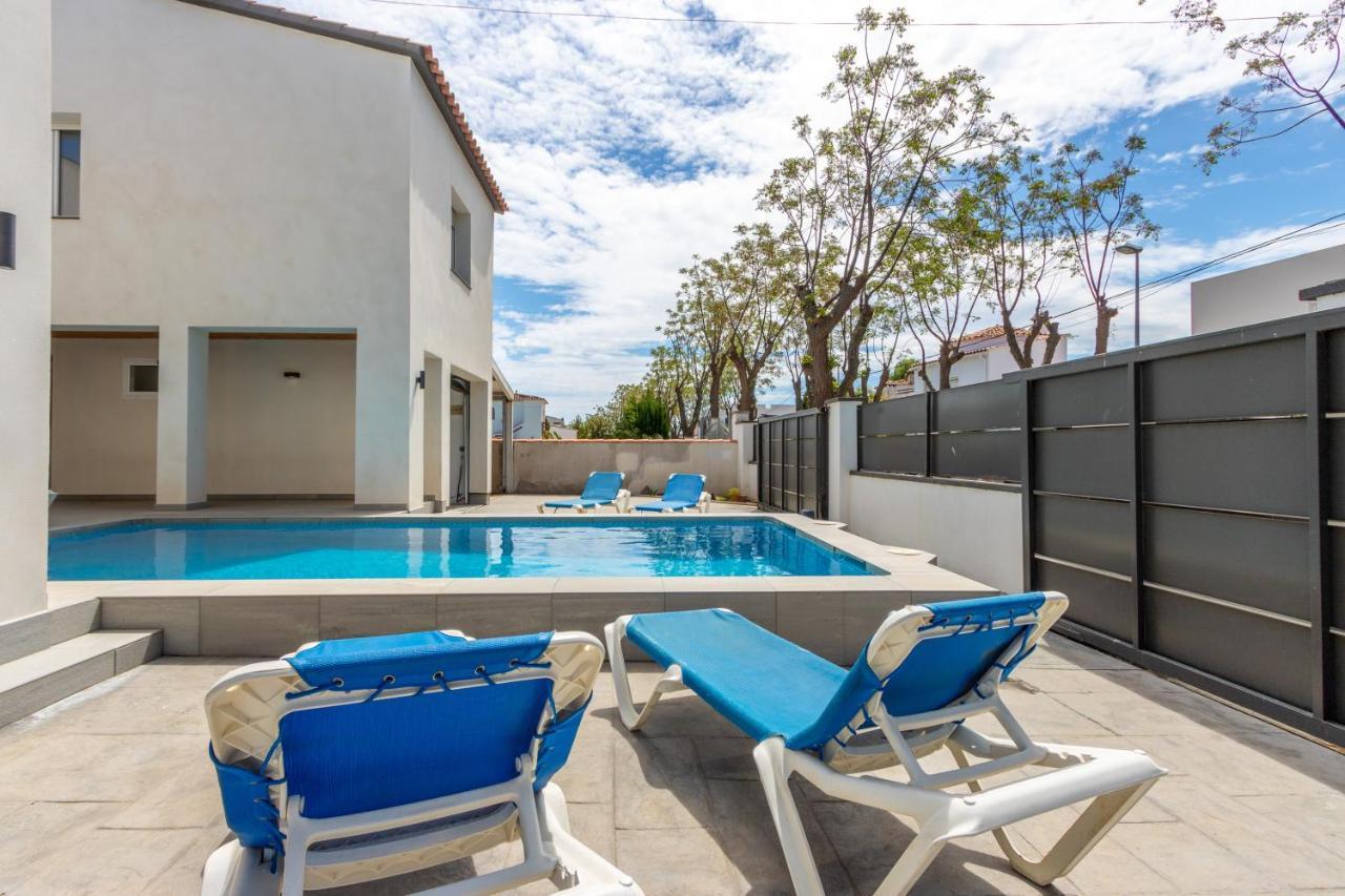 Goldhome - New House With Private Heated Pool, Parking, Wifi, Games Room Empuriabrava Extérieur photo