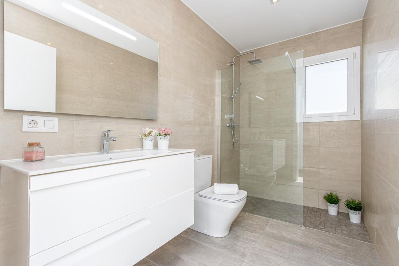 Goldhome - New House With Private Heated Pool, Parking, Wifi, Games Room Empuriabrava Extérieur photo