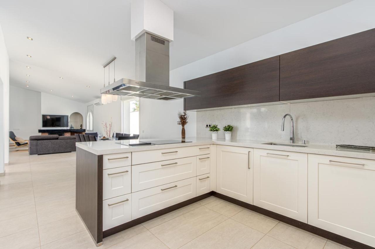 Goldhome - New House With Private Heated Pool, Parking, Wifi, Games Room Empuriabrava Extérieur photo