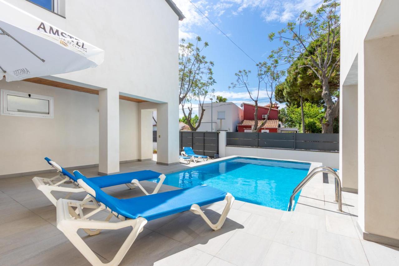 Goldhome - New House With Private Heated Pool, Parking, Wifi, Games Room Empuriabrava Extérieur photo