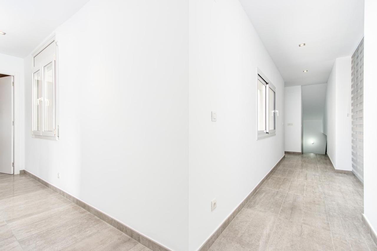 Goldhome - New House With Private Heated Pool, Parking, Wifi, Games Room Empuriabrava Extérieur photo